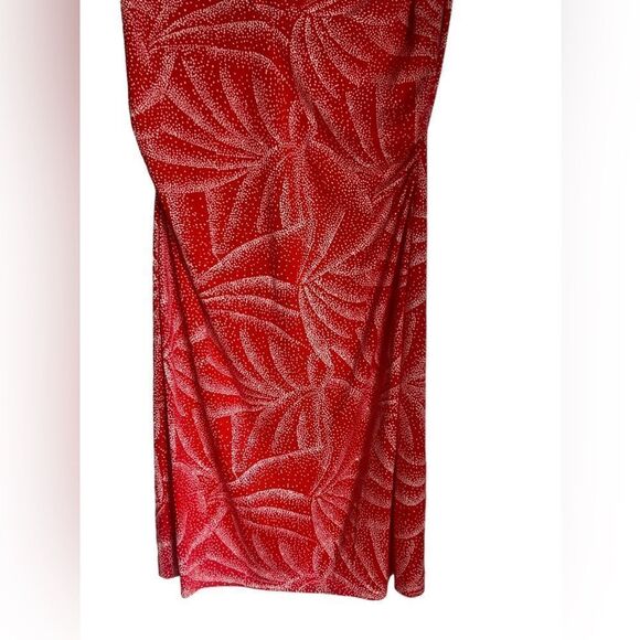 Elegant Red Patterned Dress - Picture 2 of 5